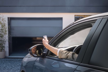 Somfy Steuerung für Garagentor Serenia io